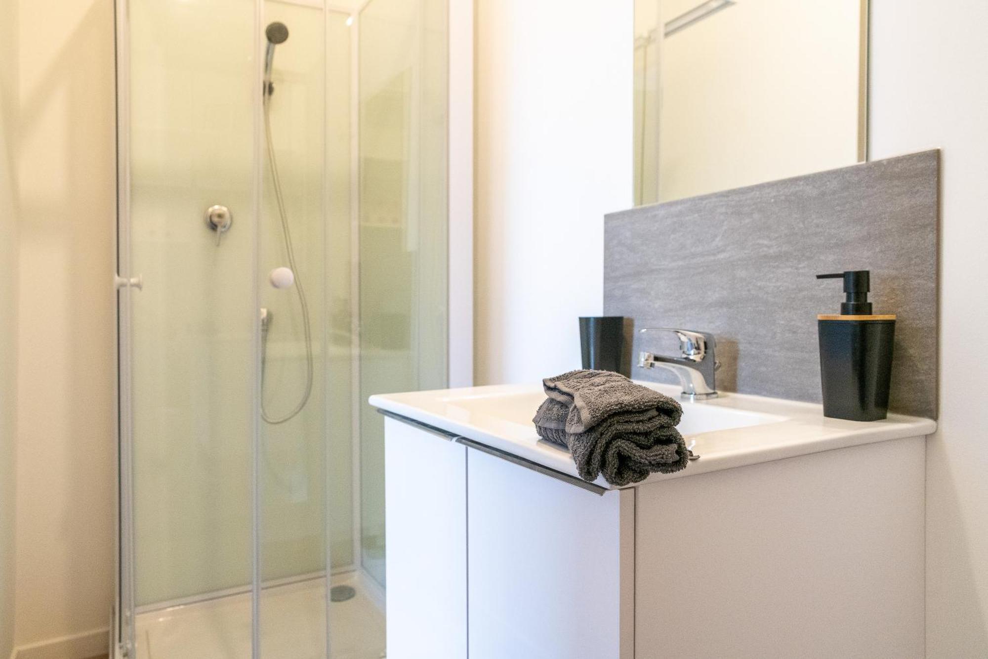 Malaka Home Anzin Экстерьер фото